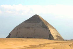 Toute l`Egypte - La Pyramide Rhombodale de Snefrou
